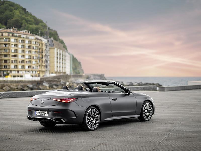 slider Nuova Mercedes-Benz CLE Cabrio: il piacere di guida ‘en plein air’ in ogni stagione